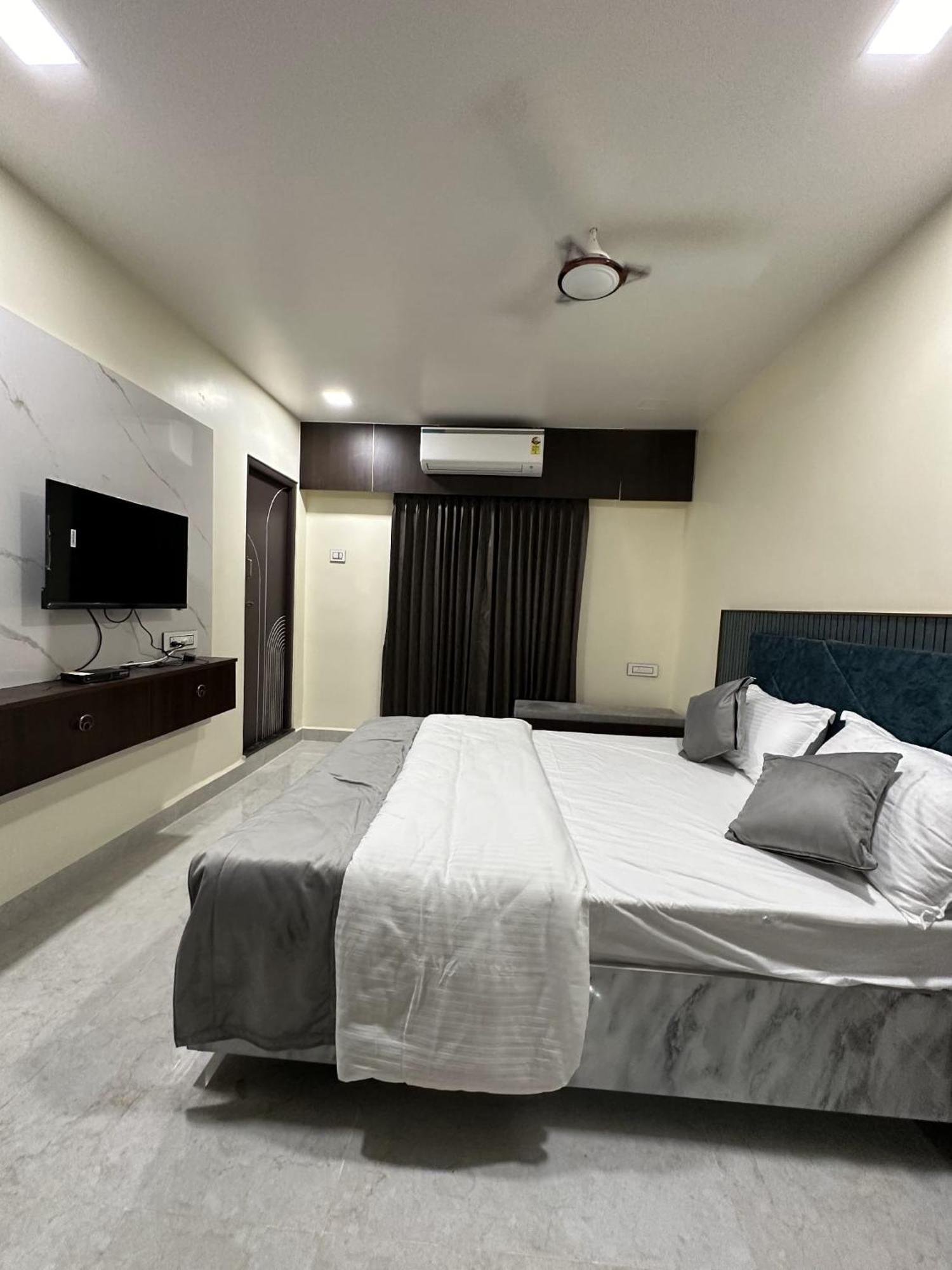 Jai Raja'S Tower Hotel Karaikkudi Exterior photo